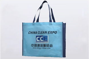蒼南縣龍港華人塑膜制品加工廠 專業(yè)打造高品質(zhì)PVC拉鏈袋與塑料服裝袋